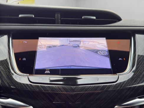 Used 2022 Cadillac XT6 Premium Luxury image 16