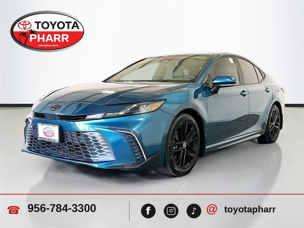 Used 2025 Toyota Camry SE w/ Convenience Package FWD image 1