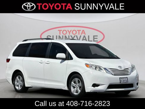 Used 2016 Toyota Sienna LE FWD image 10