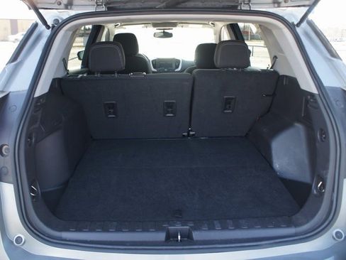 Used 2024 GMC Terrain SLE image 15