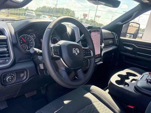Used 2026 RAM 2500 Big Horn AWD/4WD image 3