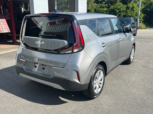 Used 2023 Kia Soul LX image 7