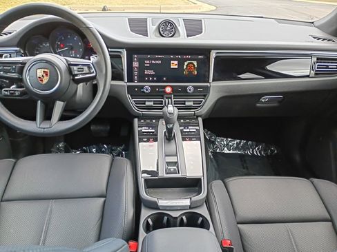 Certified 2026 Porsche Macan image 12