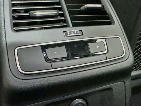 Used 2023 Audi A4 2.0T Premium w/ Convenience Package AWD/4WD image 27