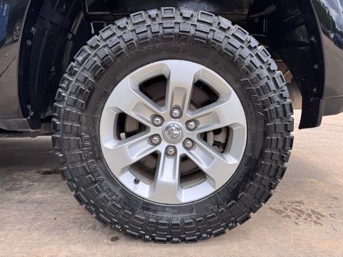 Used 2020 RAM 1500 Laramie AWD/4WD image 25
