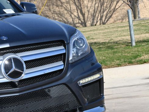 Used 2013 Mercedes-Benz GL 550 4MATIC image 7