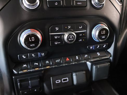 Used 2019 GMC Sierra 1500 AT4 w/ AT4 Premium Package AWD/4WD image 7