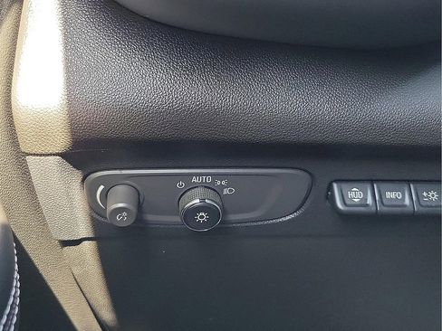 Used 2022 Buick Envision Essence w/ Technology Package II FWD image 14