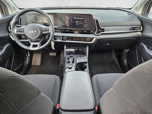 Used 2024 Kia Sportage LX image 16