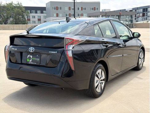 Used 2016 Toyota Prius Three FWD image 8