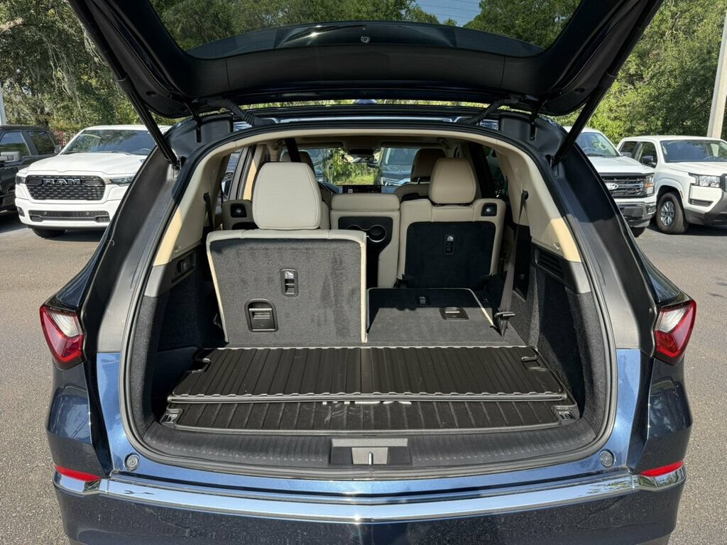 Used 2025 Acura MDX FWD image 9