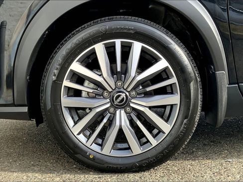 Certified 2022 Nissan Kicks SV image 8