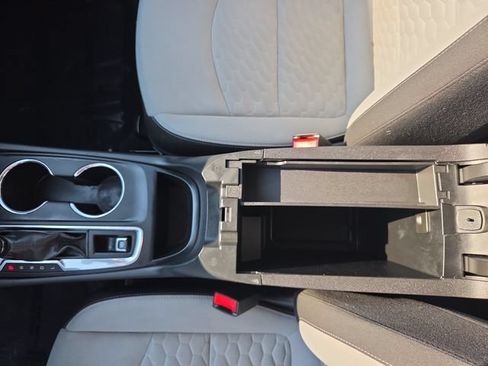 Used 2020 Chevrolet Equinox LS FWD image 28