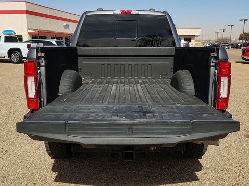 Used 2022 Ford F250 Platinum w/ FX4 Off-Road Package image 10