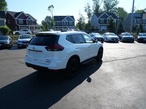 Used 2018 Nissan Rogue SV w/ Premium Package AWD/4WD image 6