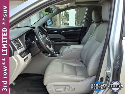 Used 2019 Toyota Highlander Limited image 12