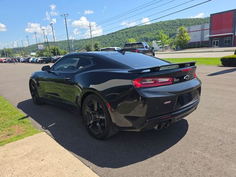 Used 2017 Chevrolet Camaro SS RWD image 6