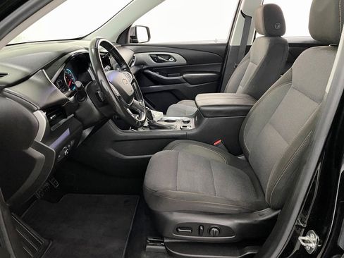 Certified 2018 Chevrolet Traverse LT image 5