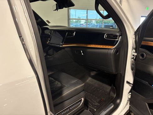 Used 2023 Jeep Grand Wagoneer Series III AWD/4WD image 53