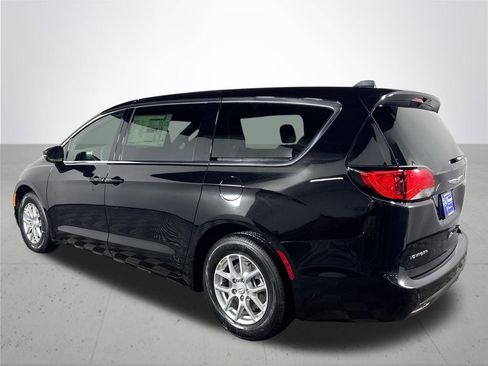 New 2026 Chrysler Voyager LX image 8