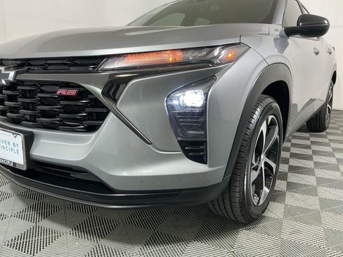 Used 2024 Chevrolet Trax RS w/ Driver Confidence Package image 5