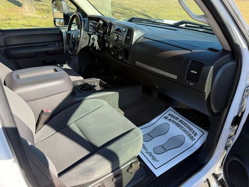 Used 2008 Chevrolet Silverado 2500 LT w/ 2LT Convenience Package image 19