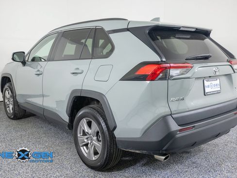 Used 2022 Toyota RAV4 XLE w/ Convenience Package AWD/4WD image 5