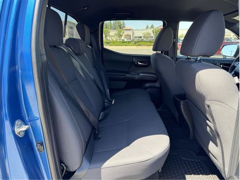Used 2017 Toyota Tacoma TRD Sport w/ Tow Package RWD image 14