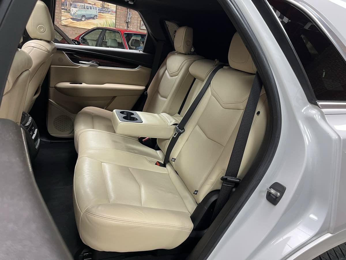 Used 2018 Cadillac XT5 Premium Luxury w/ LPO, Wheel Lock Package AWD/4WD image 24