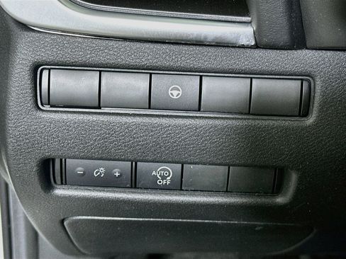 Used 2023 Nissan Rogue SV FWD image 17