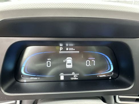 Used 2024 Hyundai Elantra SE FWD image 23