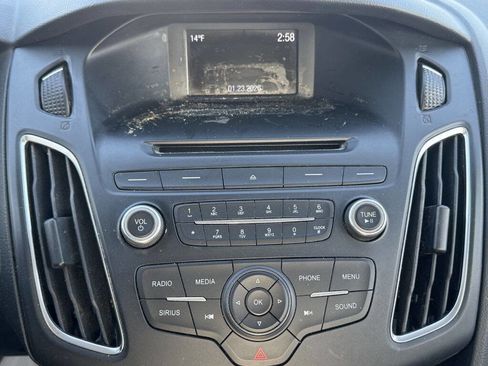 Used 2015 Ford Focus SE w/ Equipment Group 201A image 16