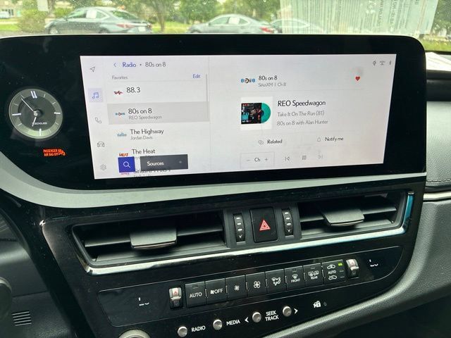 Used 2024 Lexus ES 350 w/ Premium Package FWD image 15