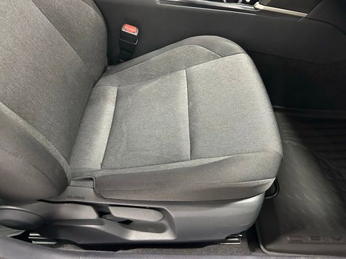 Used 2025 Toyota Camry LE image 59