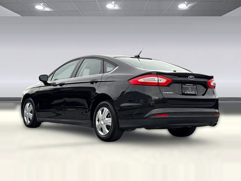 Used 2014 Ford Fusion S image 3