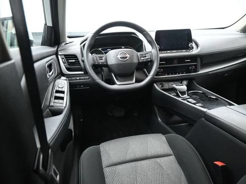 Used 2026 Nissan Rogue SV FWD image 18