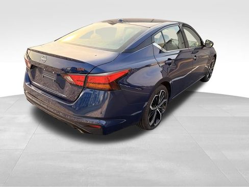 Used 2024 Nissan Altima 2.5 SR FWD image 7