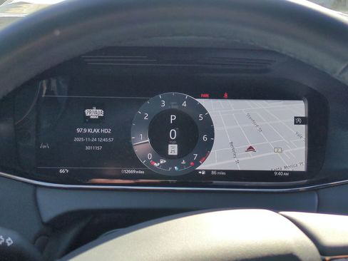 Used 2024 Land Rover Range Rover Evoque S image 18