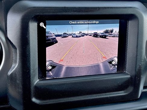 Used 2022 Jeep Gladiator Sport image 21