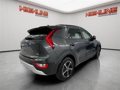 Used 2023 Kia Niro EX FWD image 5