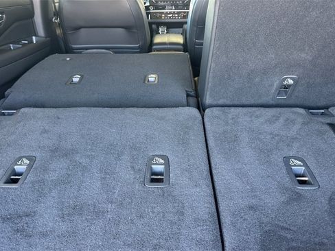 Certified 2024 Nissan Pathfinder SL image 17