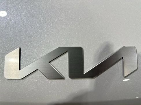 New 2026 Kia Carnival EX image 28