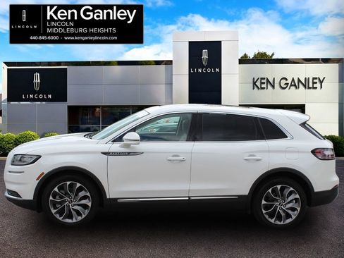 Used 2023 Lincoln Nautilus Reserve AWD/4WD image 4