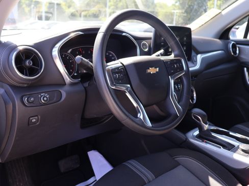 Used 2025 Chevrolet Blazer LT AWD/4WD image 21