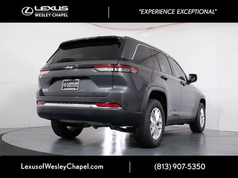 Used 2023 Jeep Grand Cherokee Laredo RWD image 6