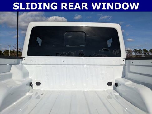 New 2026 Jeep Gladiator Mojave image 8