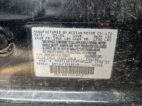 Used 2025 Nissan Versa SV FWD image 27