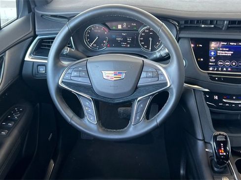 Used 2025 Cadillac XT5 Premium Luxury image 17