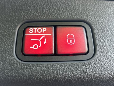 Certified 2025 Mercedes-Benz GLC 300 image 13