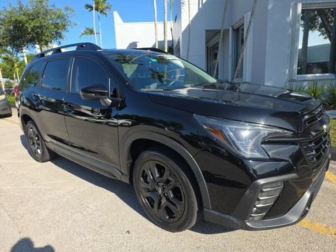 Used 2023 Subaru Ascent Onyx Edition AWD/4WD image 3